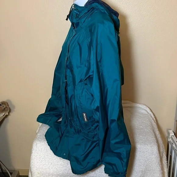 Helly Hansen Packable Rain Jacket Size Medium - Picture 4 of 12